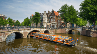 Amsterdam: Lovers Canal Cruise from Central Station