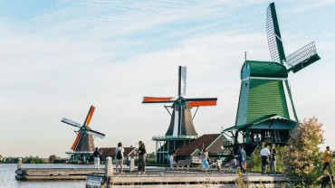Zaanse Schans, Edam, Volendam & Marken: Half-Day Guided Tour